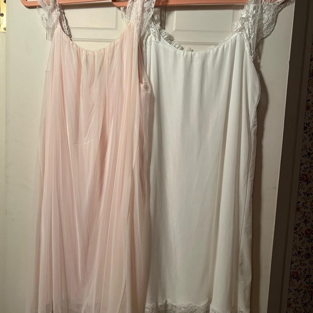 COPY - 2 nighties 1- pink sz large. 1-white size small Like new condition - Picture 14 of 15